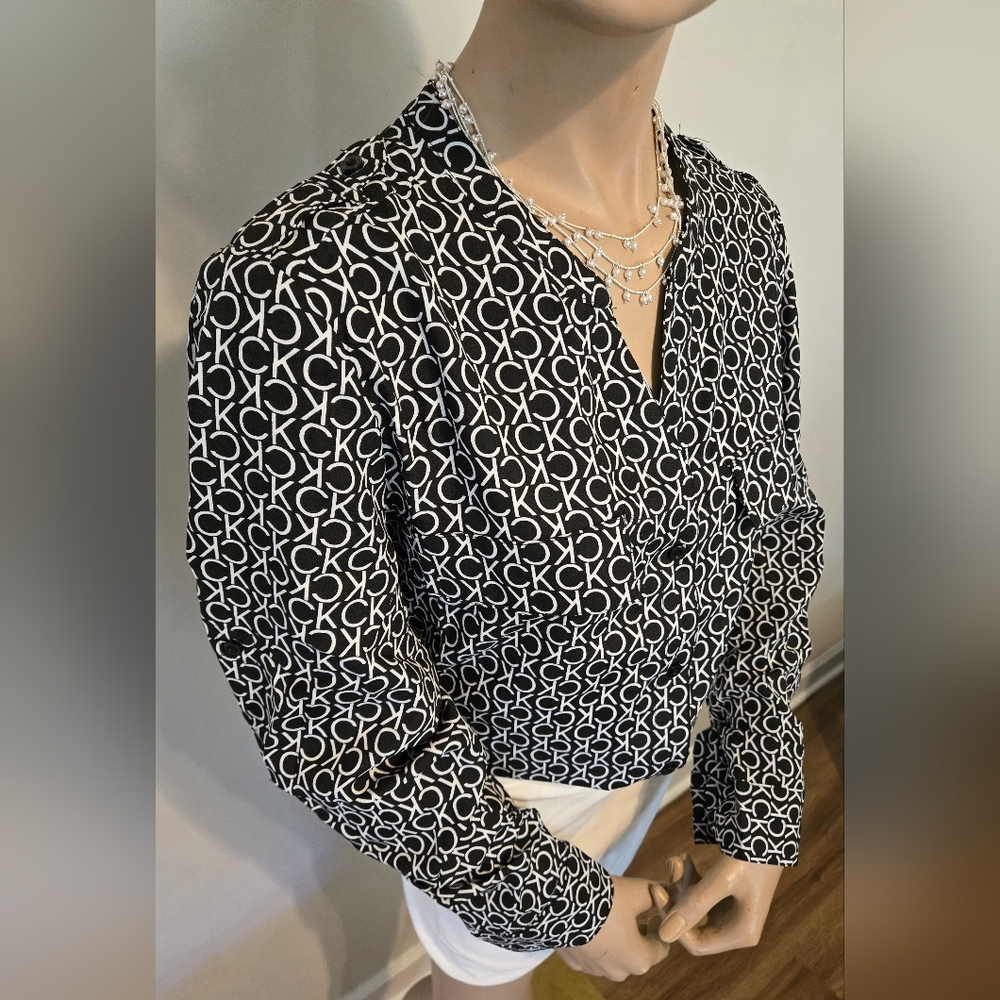 Calvin Klein Black and White Patterned Women's Long Sleeve Blouse. NWT. - Picture 3 of 8